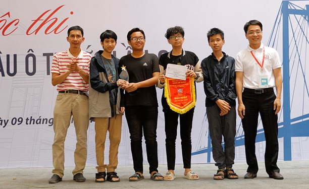 Cuộc thi “Xây cầu Ô Thước” lần thứ 6 tại Đại học Duy Tân